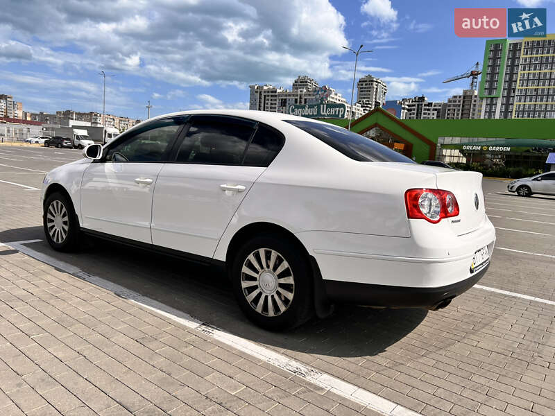 Седан Volkswagen Passat 2010 в Одессе