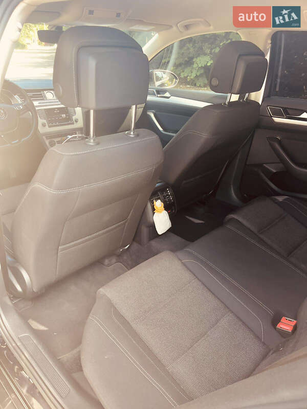 Универсал Volkswagen Passat 2016 в Ужгороде