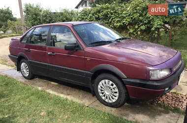 Седан Volkswagen Passat 1989 в Бориславі