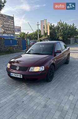 Седан Volkswagen Passat 1997 в Ужгороді
