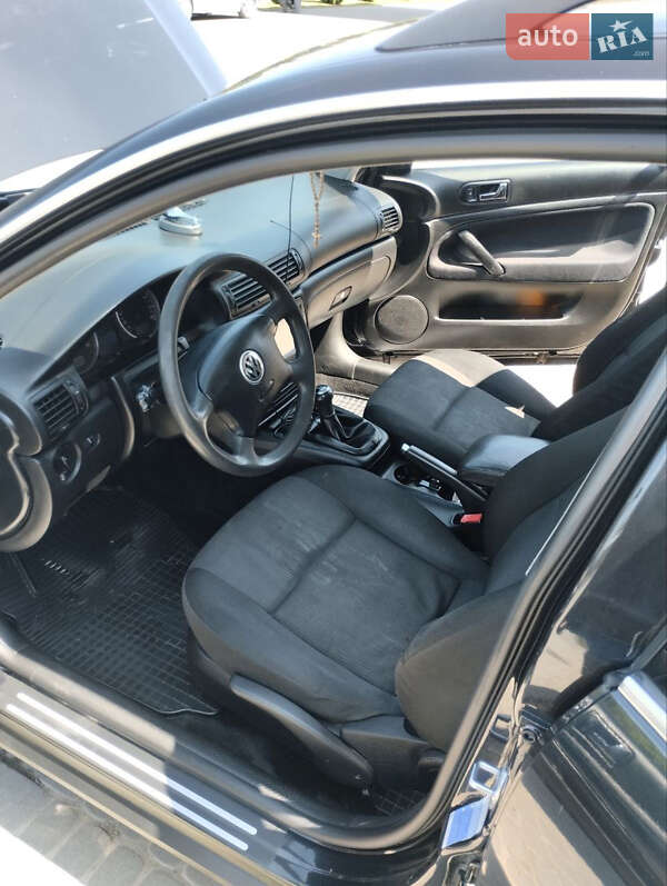 Универсал Volkswagen Passat 2002 в Самборе