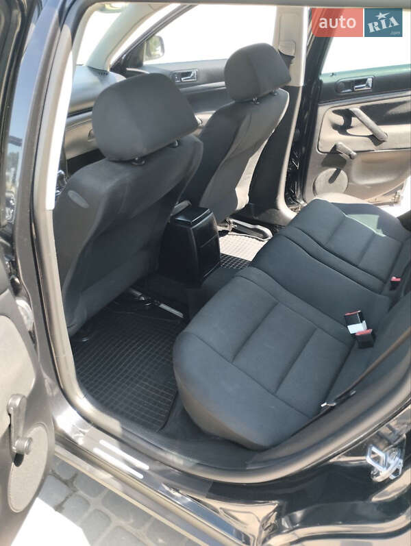 Универсал Volkswagen Passat 2002 в Самборе