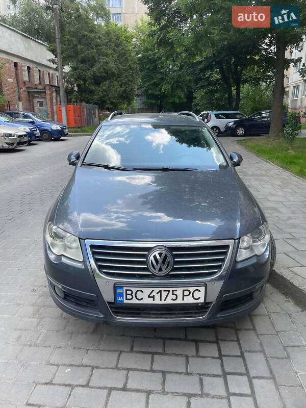 Універсал Volkswagen Passat 2010 в 