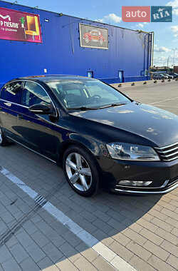 Седан Volkswagen Passat 2011 в Виннице