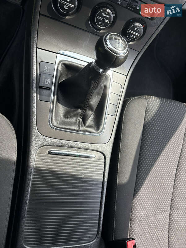 Універсал Volkswagen Passat 2007 в Харкові