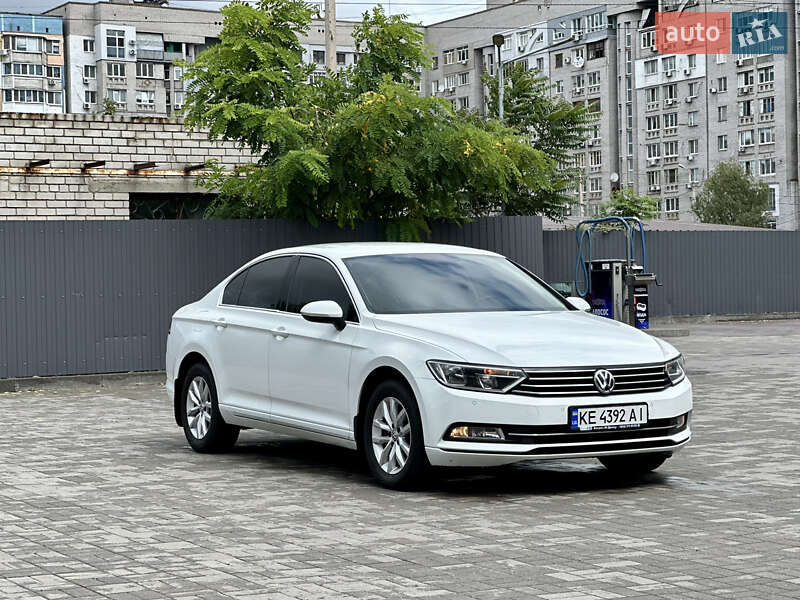 Седан Volkswagen Passat 2015 в Дніпрі