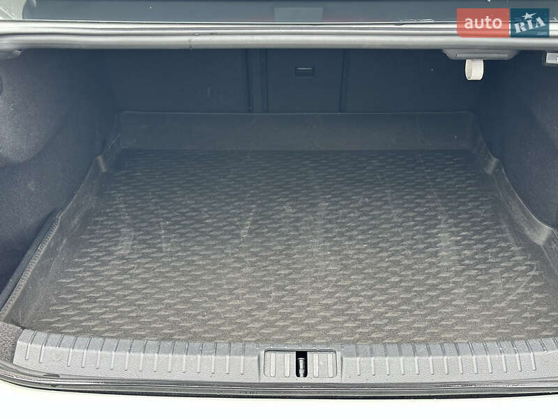 Седан Volkswagen Passat 2015 в Дніпрі