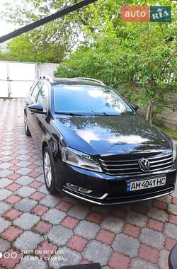 Універсал Volkswagen Passat 2011 в Житомирі