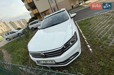 Седан Volkswagen Passat 2016 в Херсоне