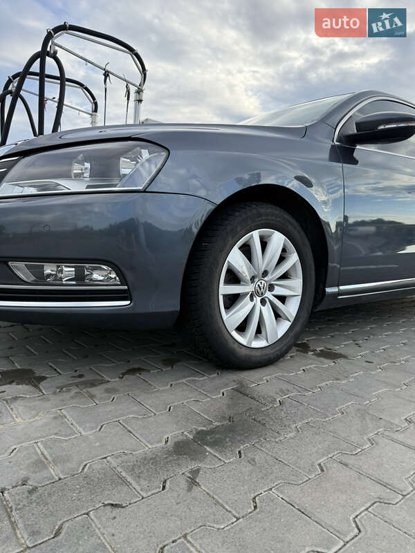 Седан Volkswagen Passat 2014 в Черновцах