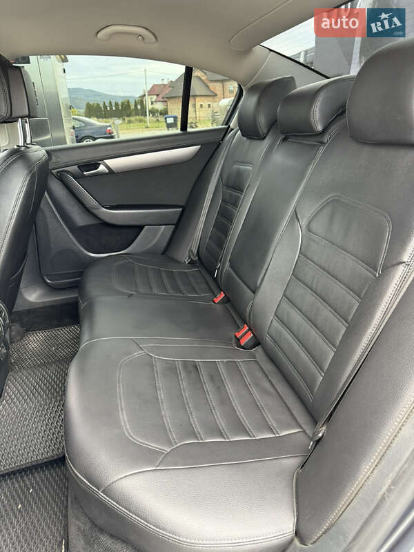 Седан Volkswagen Passat 2014 в Черновцах