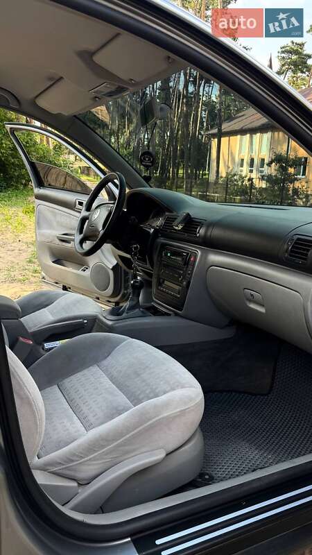 Седан Volkswagen Passat 2003 в Українці