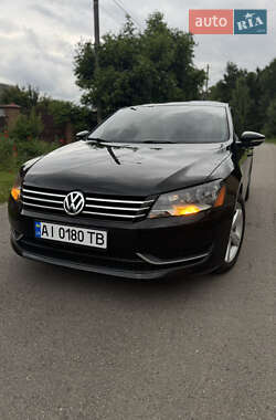 Седан Volkswagen Passat 2011 в Києві