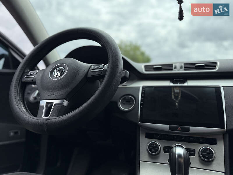 Седан Volkswagen Passat 2014 в Николаеве