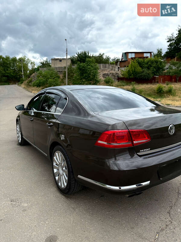 Седан Volkswagen Passat 2014 в Николаеве