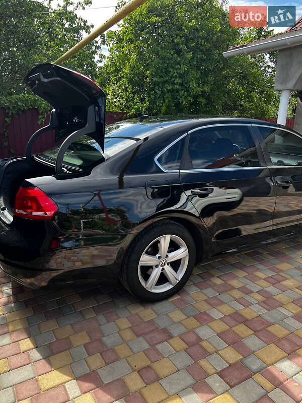 Седан Volkswagen Passat 2013 в Великодолинському