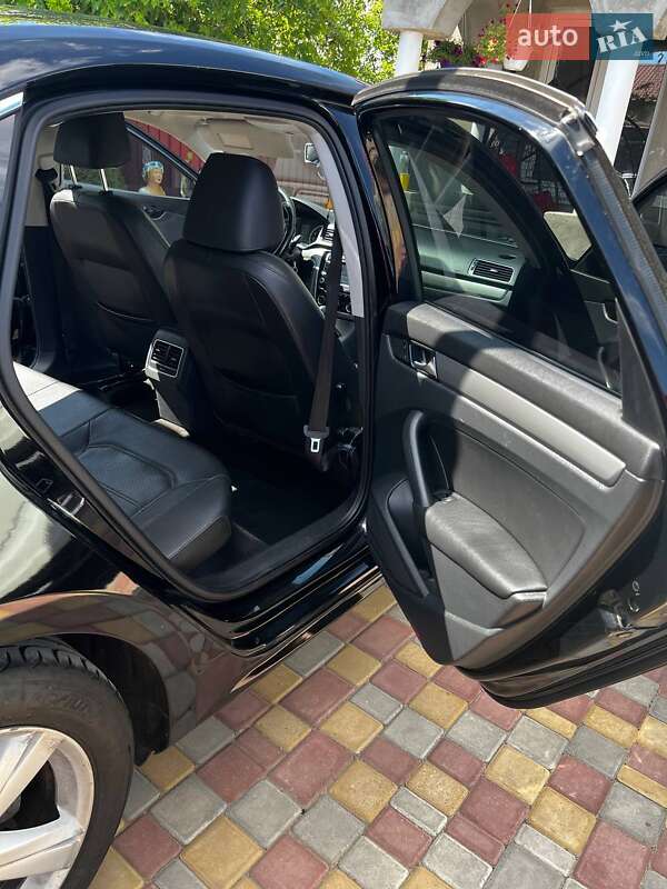 Седан Volkswagen Passat 2013 в Великодолинському