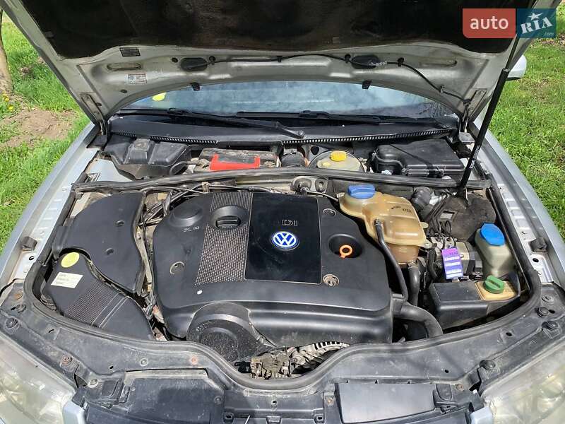 Універсал Volkswagen Passat 2000 в Чернівцях