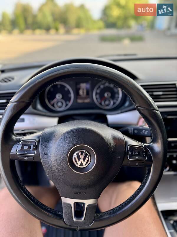 Седан Volkswagen Passat 2012 в Измаиле