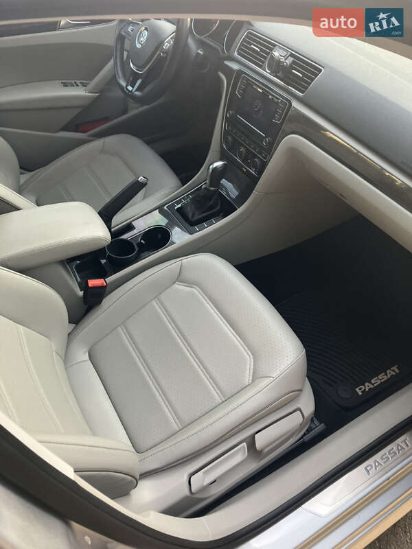 Седан Volkswagen Passat 2017 в Киеве