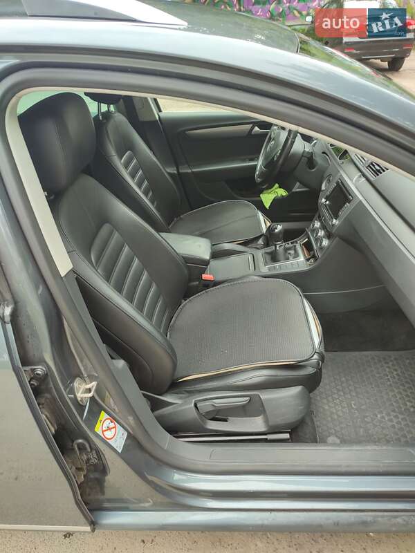 Универсал Volkswagen Passat 2013 в Львове