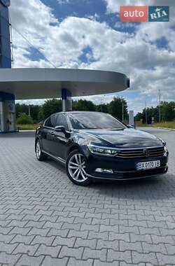Седан Volkswagen Passat 2015 в Хмельницькому