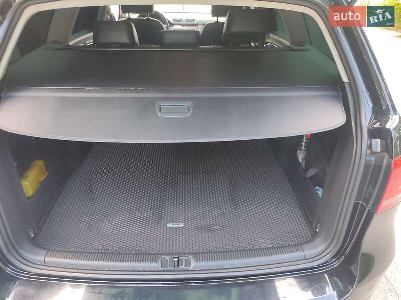 Універсал Volkswagen Passat 2011 в Звягелі