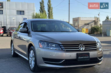 Седан Volkswagen Passat 2014 в Миколаєві