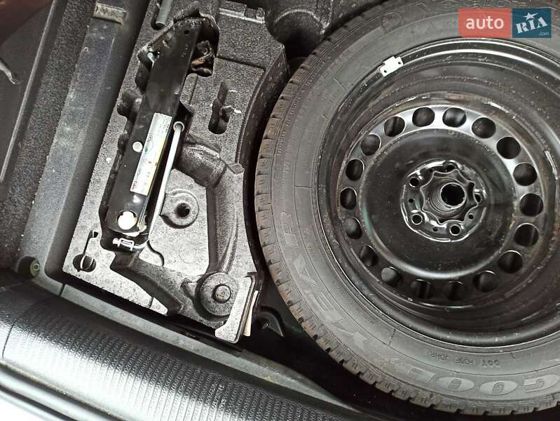 Универсал Volkswagen Passat 2014 в Тернополе