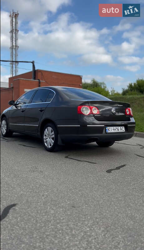 Седан Volkswagen Passat 2007 в Киеве