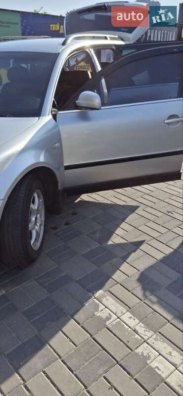 Седан Volkswagen Passat 2001 в Хмельницькому
