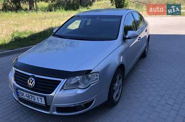 Седан Volkswagen Passat 2006 в Рівному