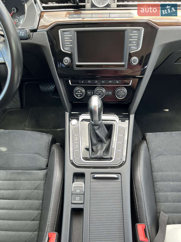 Седан Volkswagen Passat 2016 в Броварах