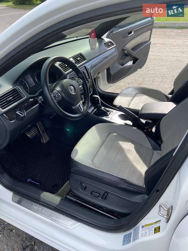 Седан Volkswagen Passat 2015 в Олександрії