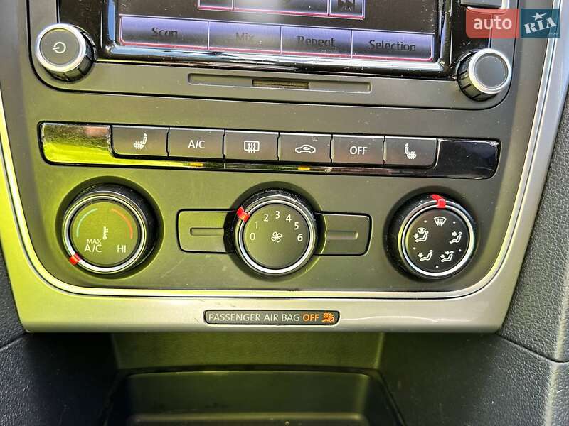 Седан Volkswagen Passat 2014 в Одессе