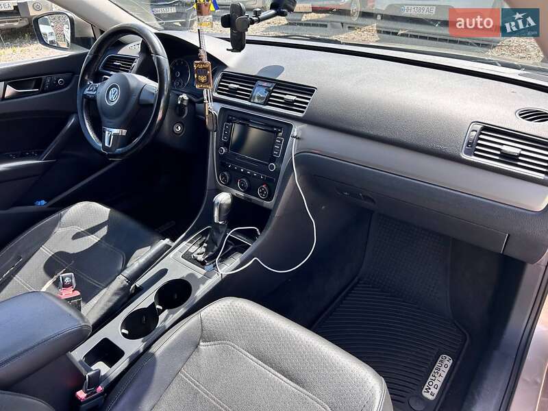 Седан Volkswagen Passat 2014 в Одессе