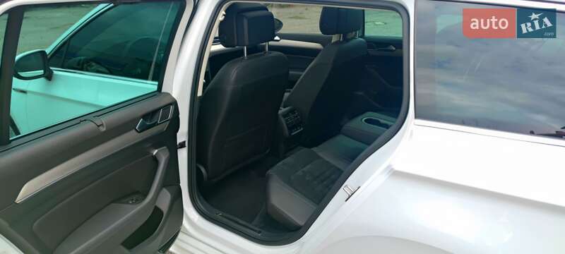 Универсал Volkswagen Passat 2015 в Днепре