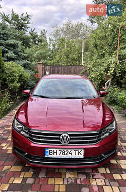 Седан Volkswagen Passat 2016 в Днепре