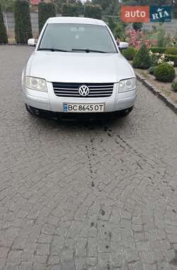 Седан Volkswagen Passat 2003 в Мервичах