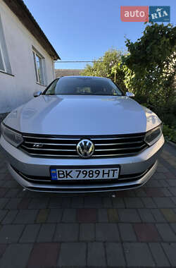 Универсал Volkswagen Passat 2015 в 