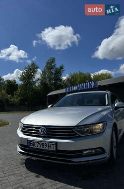 Универсал Volkswagen Passat 2015 в 