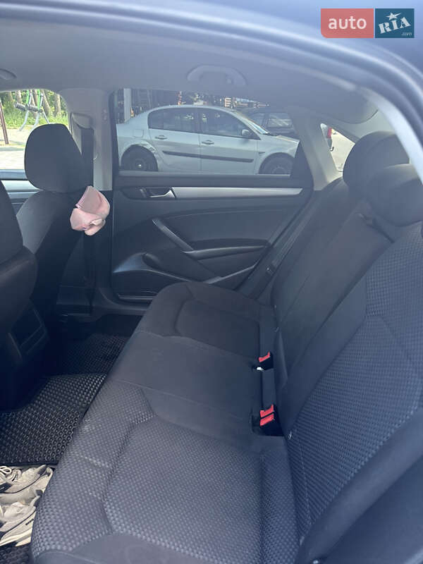 Седан Volkswagen Passat 2013 в Чернигове