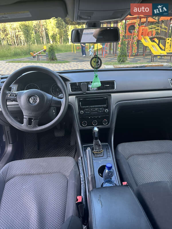 Седан Volkswagen Passat 2013 в Чернигове