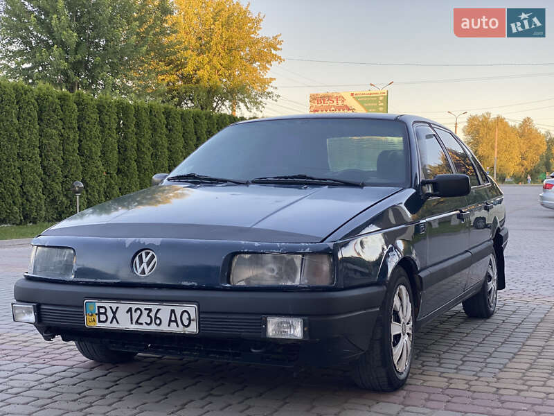 Седан Volkswagen Passat 1989 в Дунаївцях
