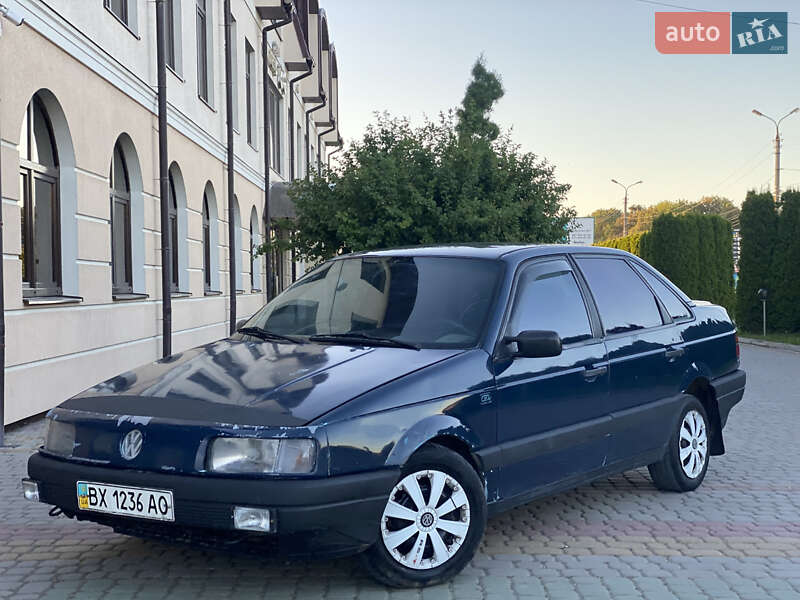 Седан Volkswagen Passat 1989 в Дунаївцях