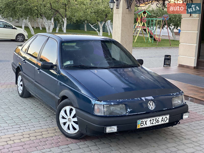 Седан Volkswagen Passat 1989 в Дунаївцях