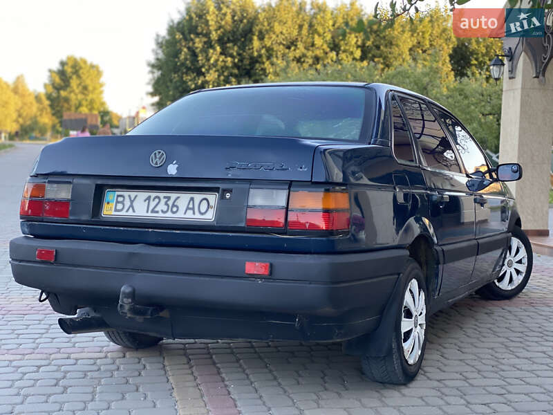 Седан Volkswagen Passat 1989 в Дунаївцях