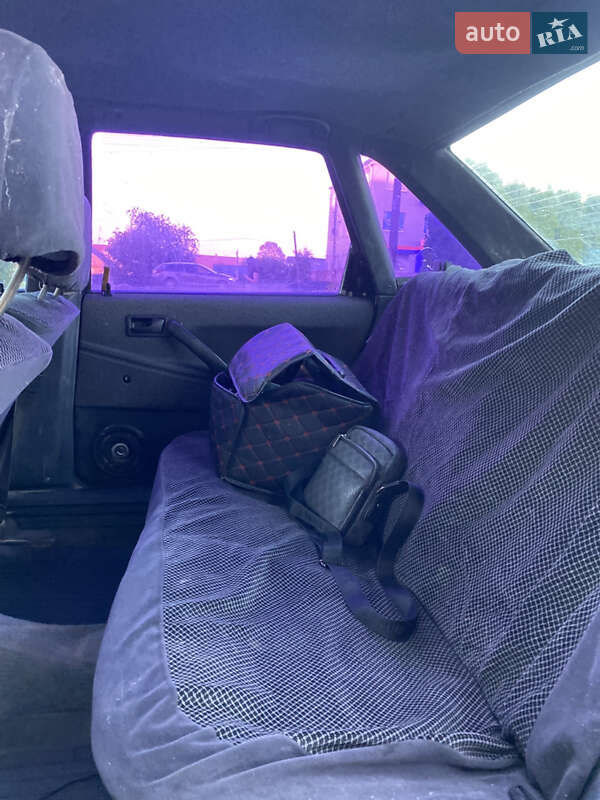 Седан Volkswagen Passat 1989 в Дунаївцях