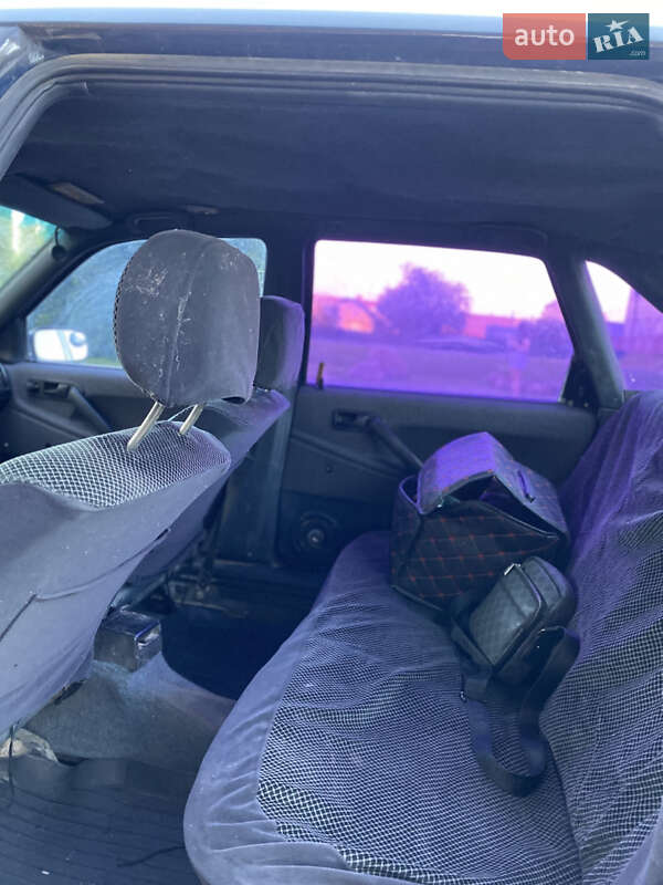 Седан Volkswagen Passat 1989 в Дунаївцях