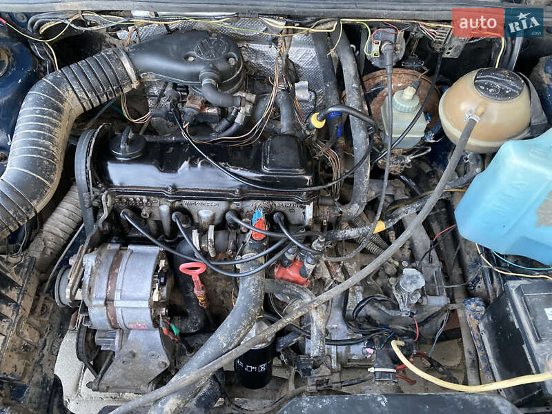 Седан Volkswagen Passat 1989 в Дунаївцях